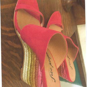 Dressy lightweight rope heel suede wedge sandal